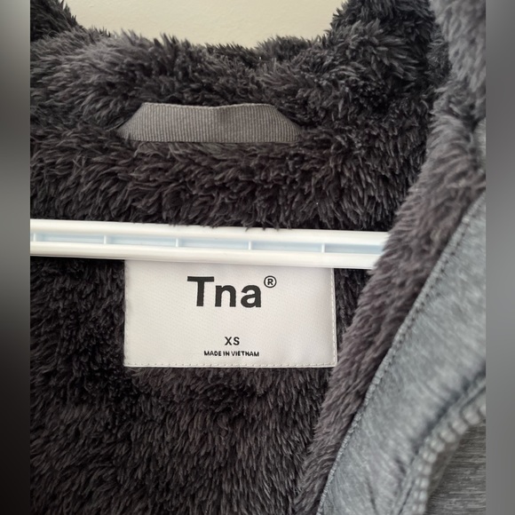 Grey Aritzia Mini Puffer - Picture 3 of 3